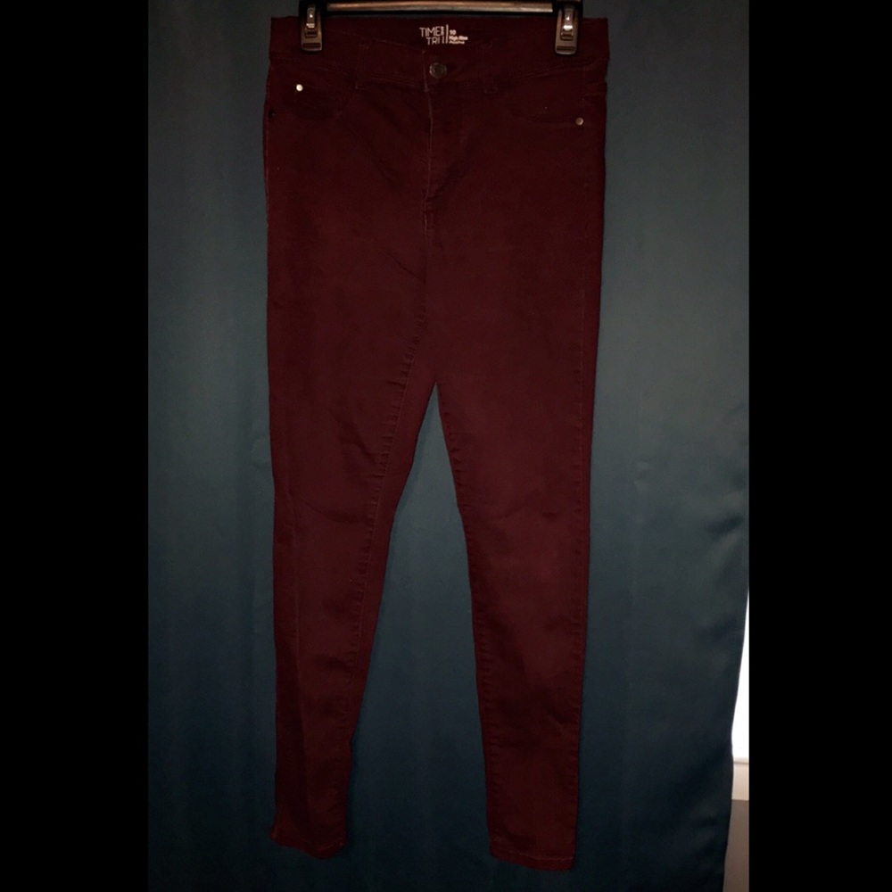 SOLD Shape flattering jeggings